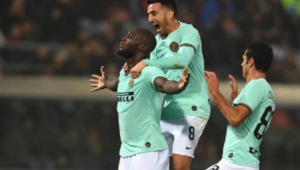  国际米兰创纪录连胜，提前锁定半程冠军  