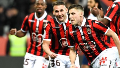  巴黎圣日耳曼主场大胜领跑积分榜  