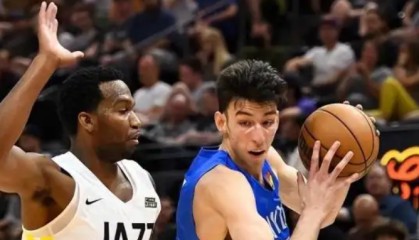  雷霆新秀霍姆格伦伤愈回归首秀亮眼  