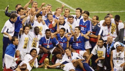  法国U21梯队包揽法甲多项殊荣  